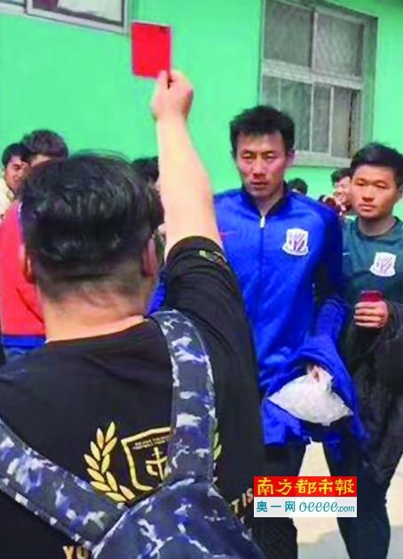 ……杨若晴醒来的时候，浑身酸痛，脑袋里还在嗡嗡作响。